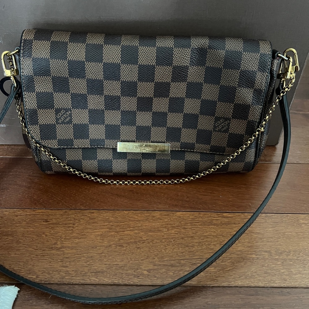 Louis Vuitton Favourite MM Damier Ebene. Crossbody shoulder bag